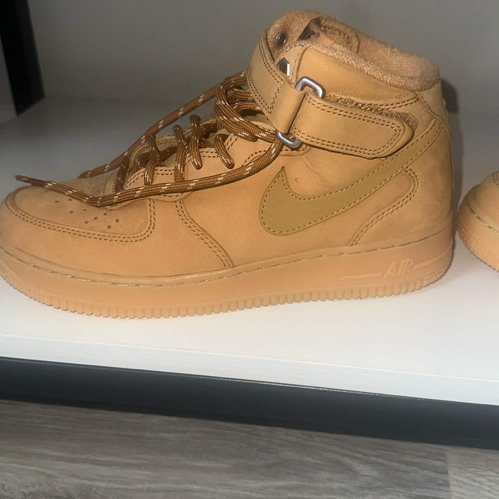Nike Air Force 1 mid shoes